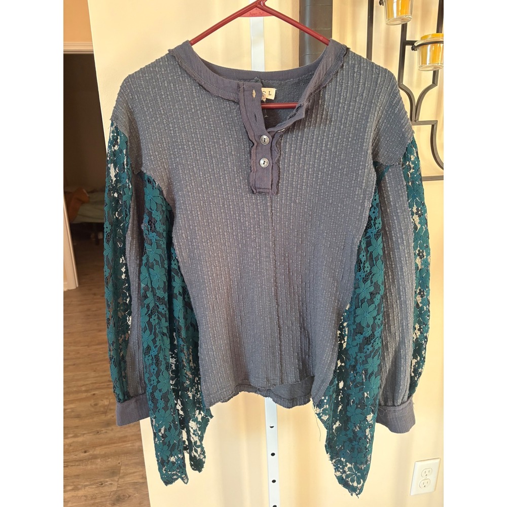 POL Womens Charcoal Grey Thermal Knit Henley Teal Floral Lace Sleeve Boho Top S